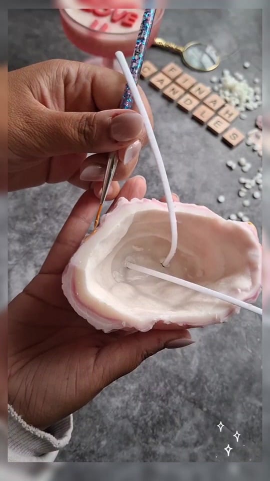 Post 4 by Finah Candles on TikTok (video)