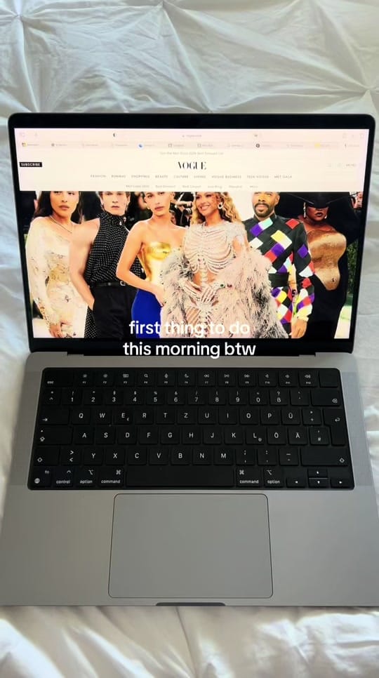 Post 10 by jula on TikTok (video)