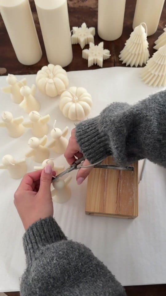 Post 1 by EdelesCandles on TikTok (video)