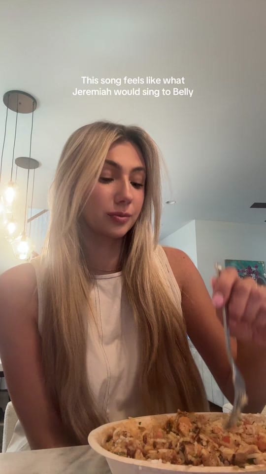 Post 7 by bellahudsonmusic on TikTok (video)