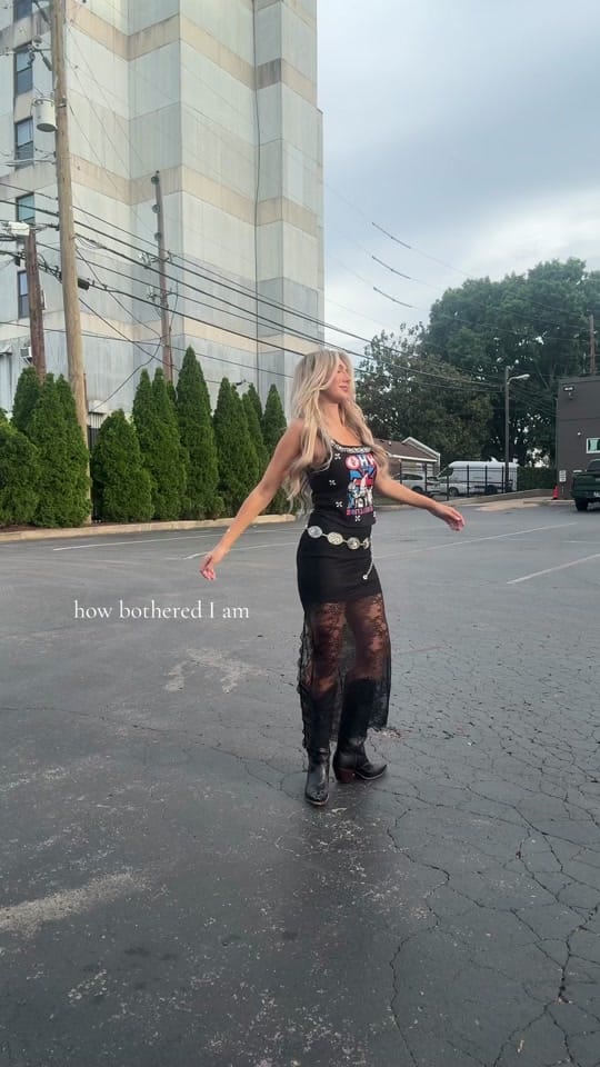 Post 4 by bellahudsonmusic on TikTok (video)