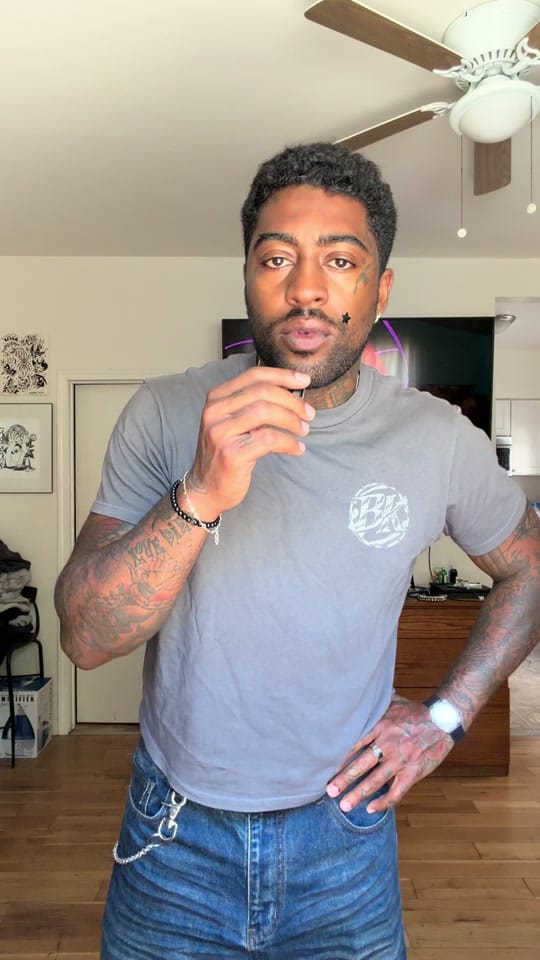 Post 3 by Neezie on TikTok (video)