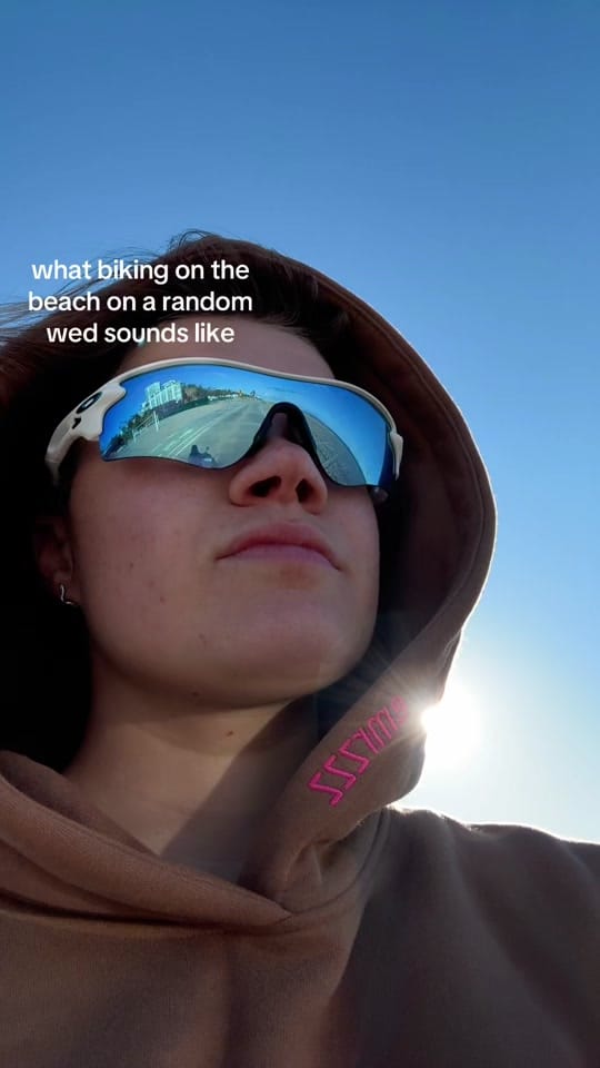 Post 1 by EMRZZZ on TikTok (video)