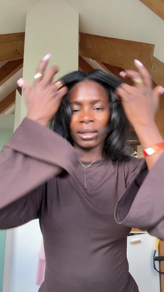 Post 2 by Vivi_parle 💫 on TikTok (video)