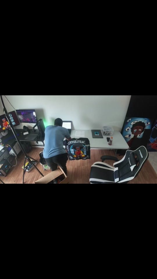Post 7 by Stacks | CEO Hunt Art Studios on TikTok (video)