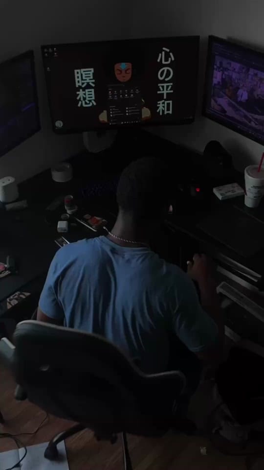 Post 4 by Stacks | CEO Hunt Art Studios on TikTok (video)
