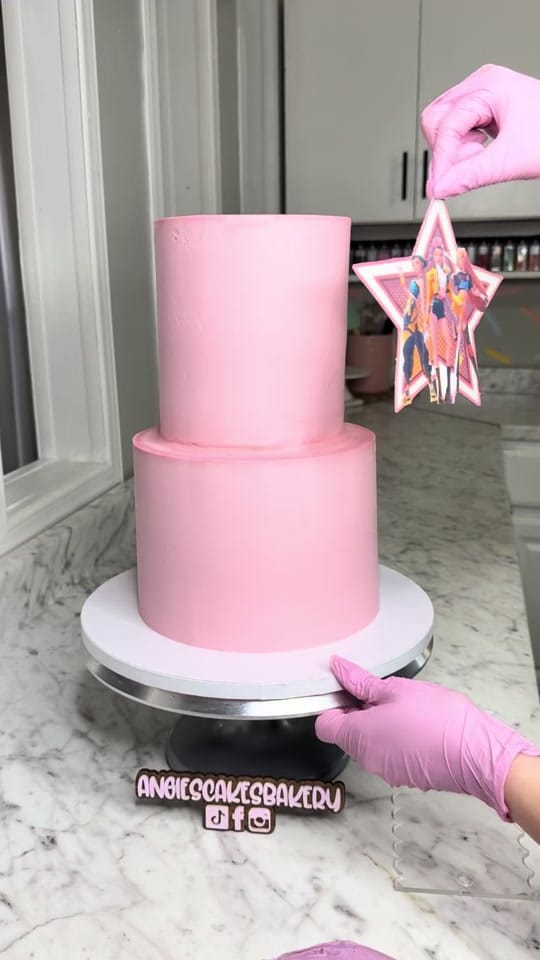 Post 7 by Angie’s Cake’s Bakery on TikTok (video)