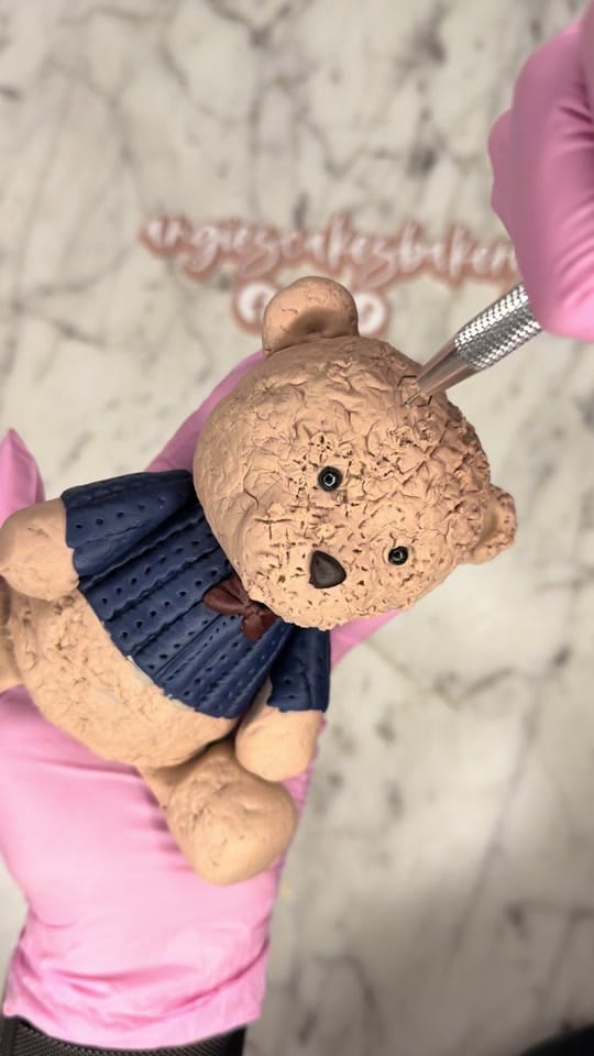 Post 8 by Angie’s Cake’s Bakery on TikTok (video)