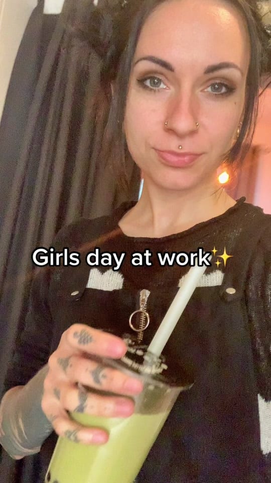 Post 4 by Ashtray Arts on TikTok (video)