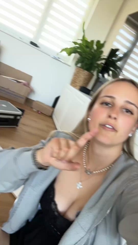 Post 7 by quietschiie on TikTok (video)