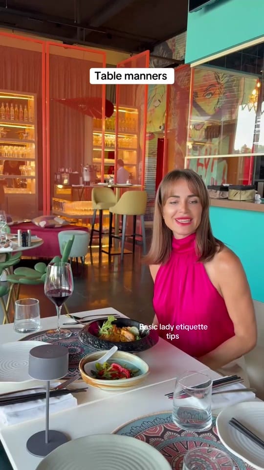 Post 2 by SOFÍA.MARBELLA on TikTok (video)