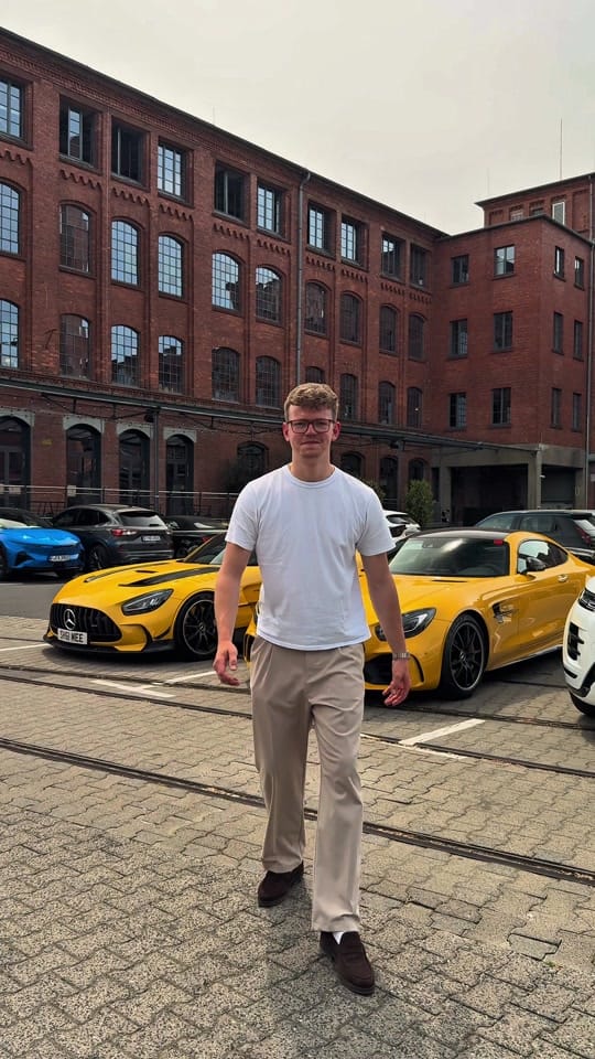 Post 6 by Henri Hofmann on TikTok (video)