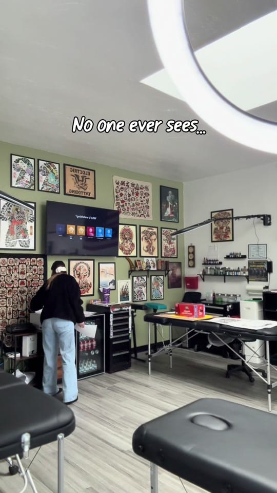 Post 6 by snoeflinga.tattoo on TikTok (video)