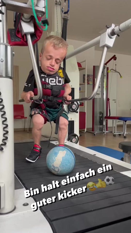Post 9 by NikLugi on TikTok (video)