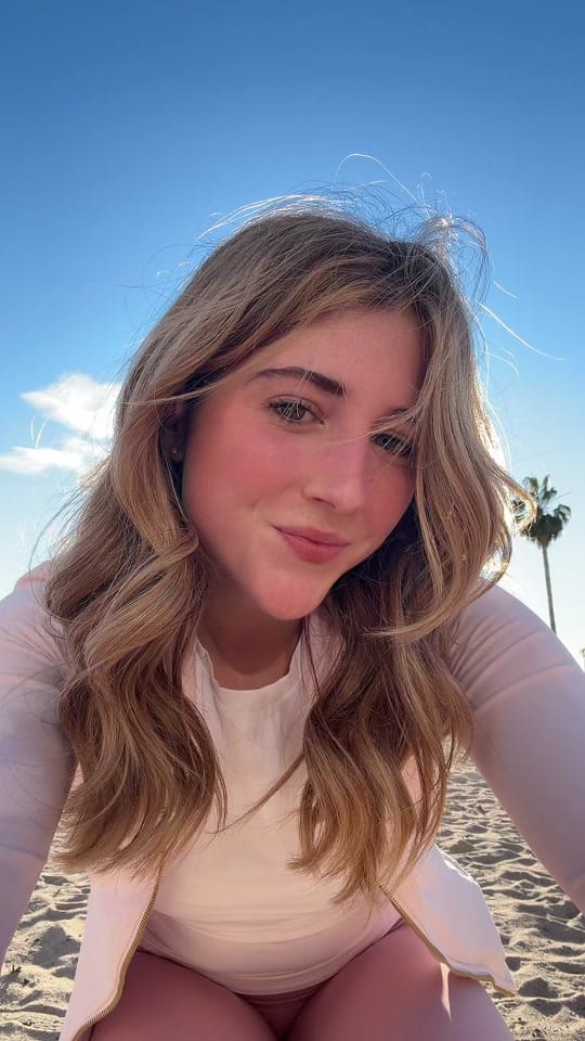 Post 9 by zoebereal 🫶🏻☀️🥂🌊 on TikTok (video)