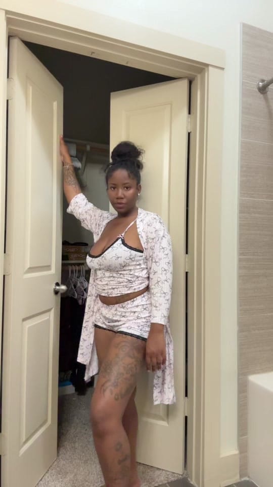 Post 9 by Tay Lee on TikTok (video)