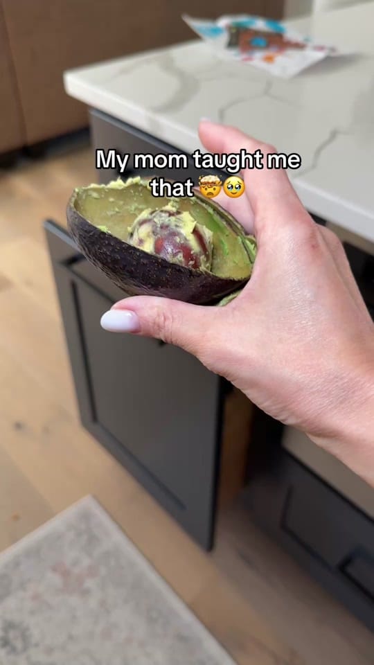 Post 6 by felyklifehacks on TikTok (video)