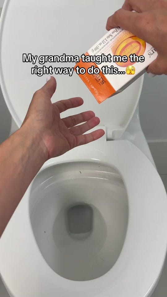 Post 3 by felyklifehacks on TikTok (video)