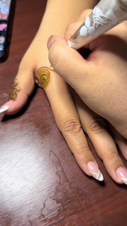 Post 9 by Hennabysamantha_ on TikTok (video)