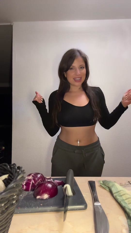 Post 1 by SamiSweetsmile on TikTok (video)