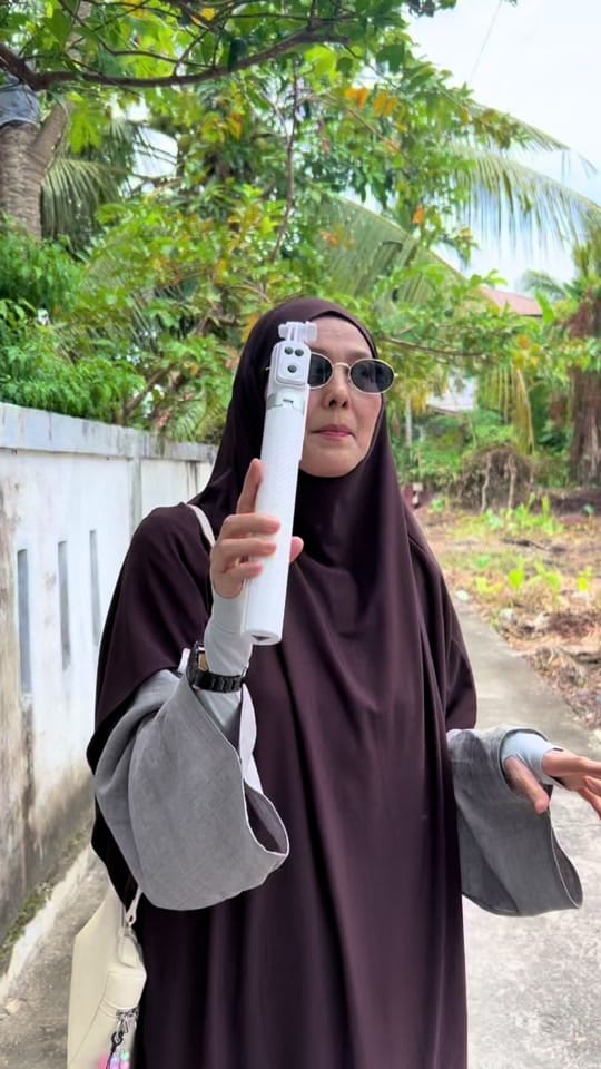 Post 6 by De'i on TikTok (video)