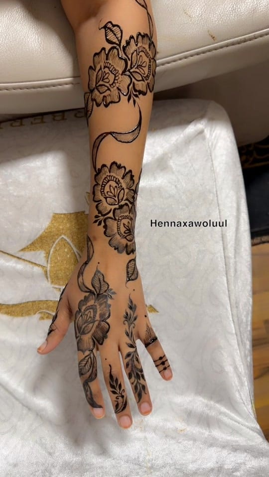 Post 2 by Hennaxawoluul on TikTok (video)