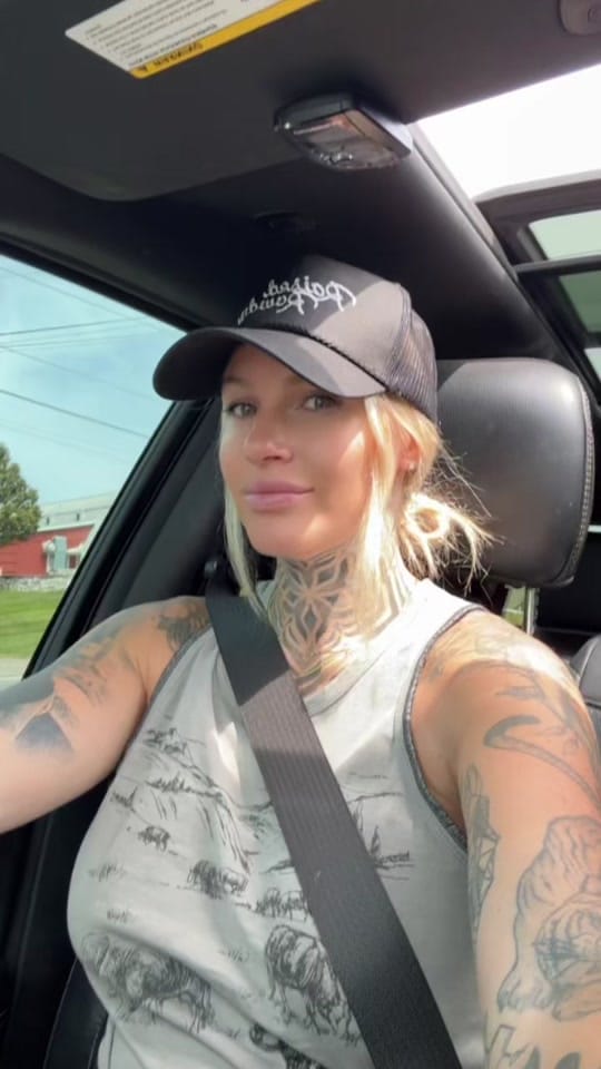 Post 3 by Sasha Stemaly on TikTok (video)