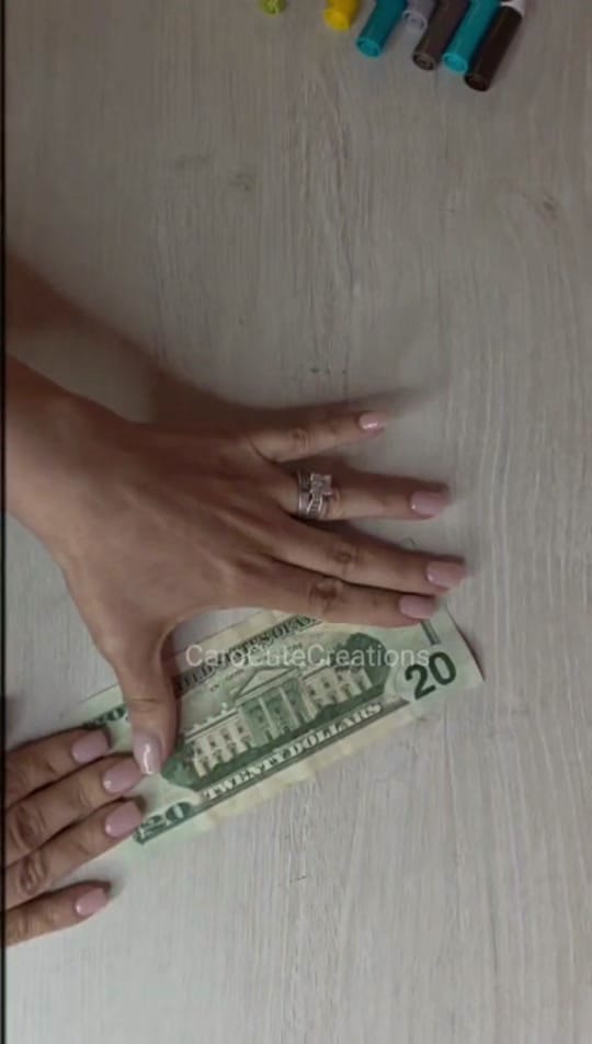 Post 3 by Caro on TikTok (video)