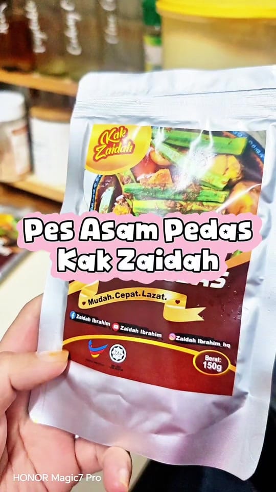 Post 2 by ℂ𝕙𝕚𝕔𝕄𝕠𝕞𝔻𝕚𝕒𝕣𝕚𝕖𝕤 on TikTok (video)