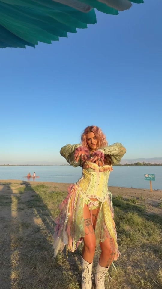 Post 7 by Vanishing ⚔️ Fae on TikTok (video)