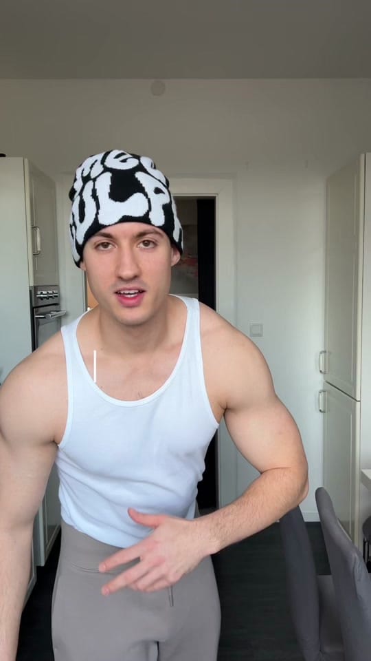 Post 10 by MUSKEL WG | Gym Lifestyle on TikTok (video)