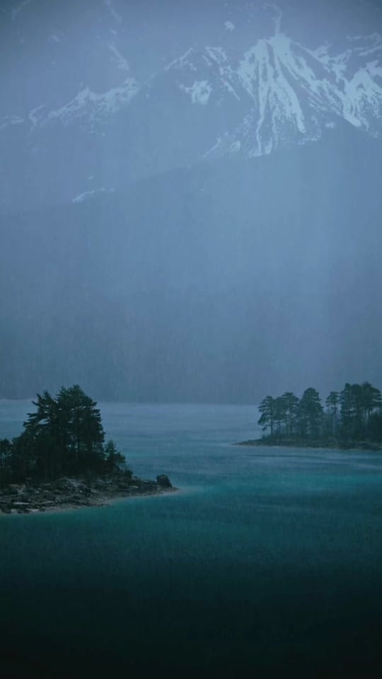 Post 1 by Constantin on TikTok (video)