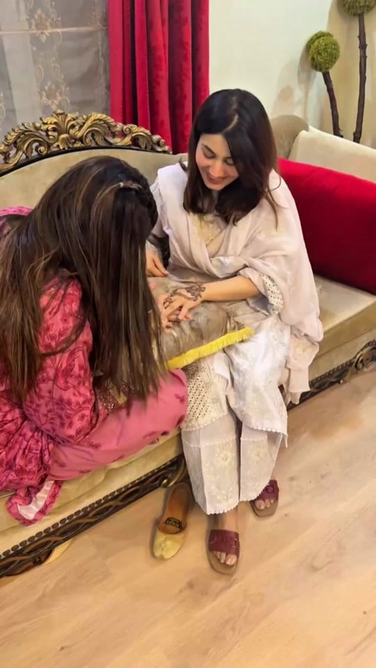 Post 4 by Rimsha Habib on TikTok (video)