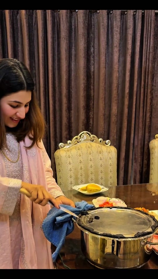 Post 3 by Rimsha Habib on TikTok (video)