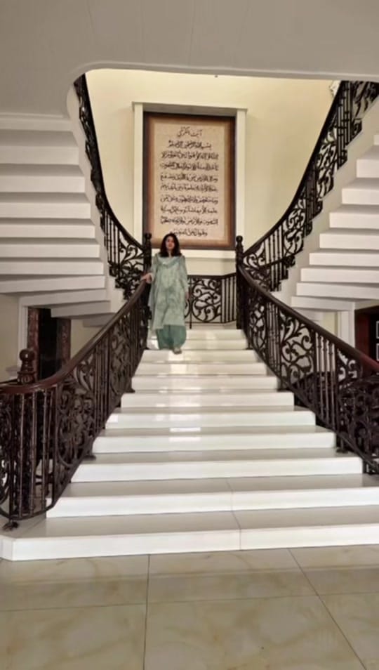 Post 10 by Rimsha Habib on TikTok (video)