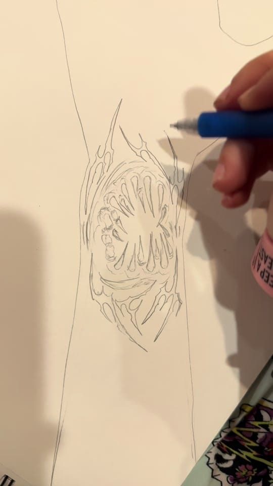Post 8 by WĦITEWIDØWTATTØØZ on TikTok (video)