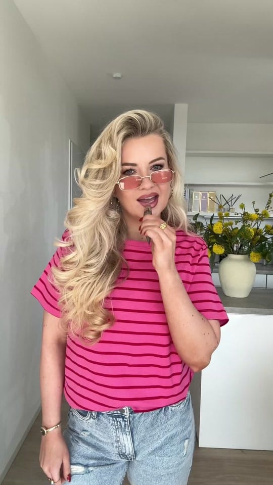 Post 2 by jaanaafischer on TikTok (video)