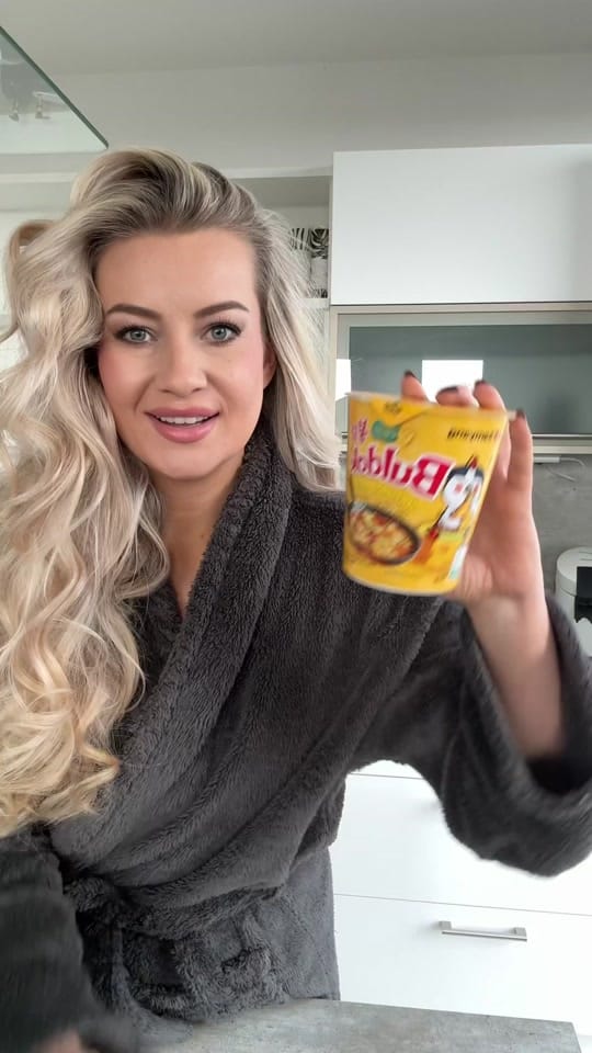 Post 6 by jaanaafischer on TikTok (video)