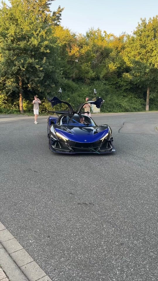 Post 8 by lpcarspotting on TikTok (video)