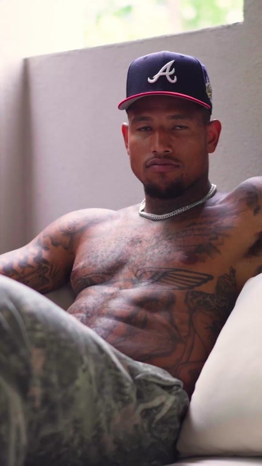 Post 3 by Darren Waller on TikTok (video)