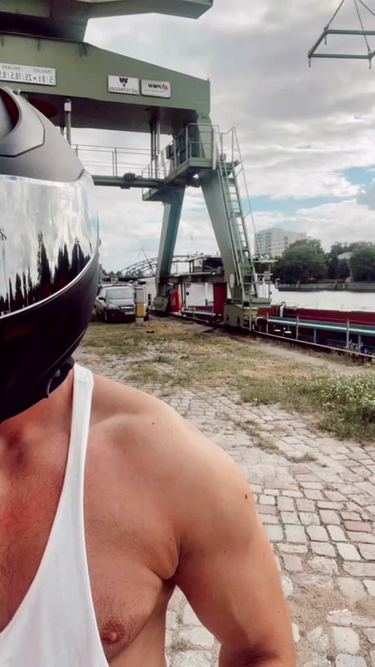 Post 3 by Nils Moh on TikTok (video)