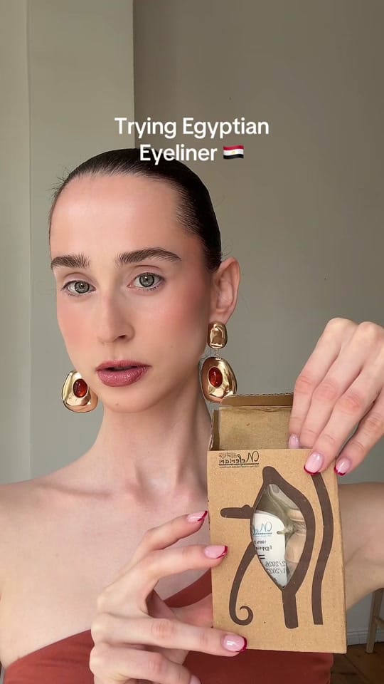 Post 4 by ROSE on TikTok (video)