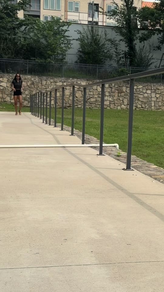 Post 3 by Bia Love on TikTok (video)