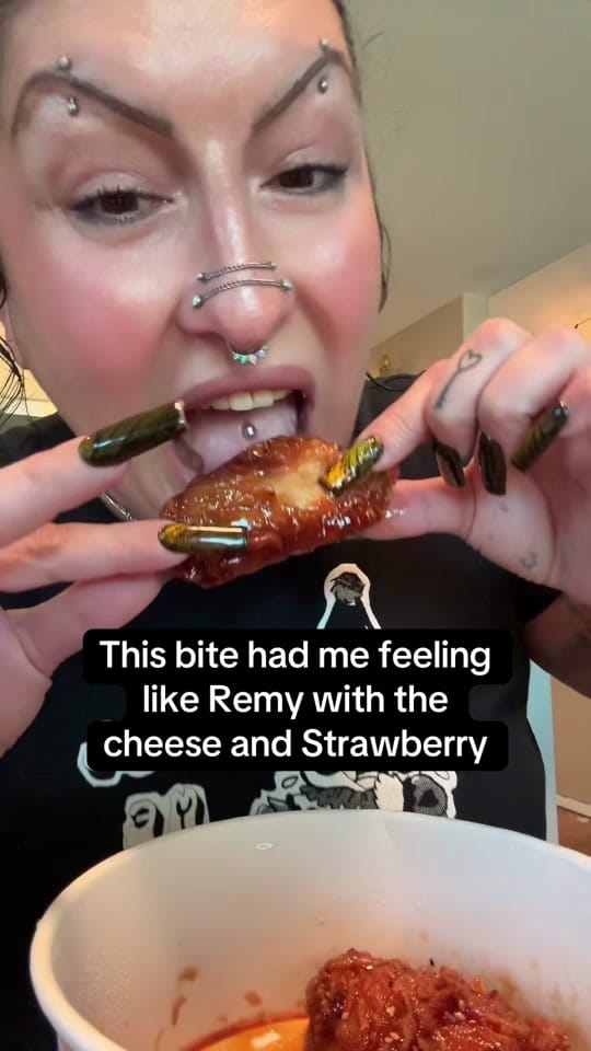 Post 5 by Amina on TikTok (video)