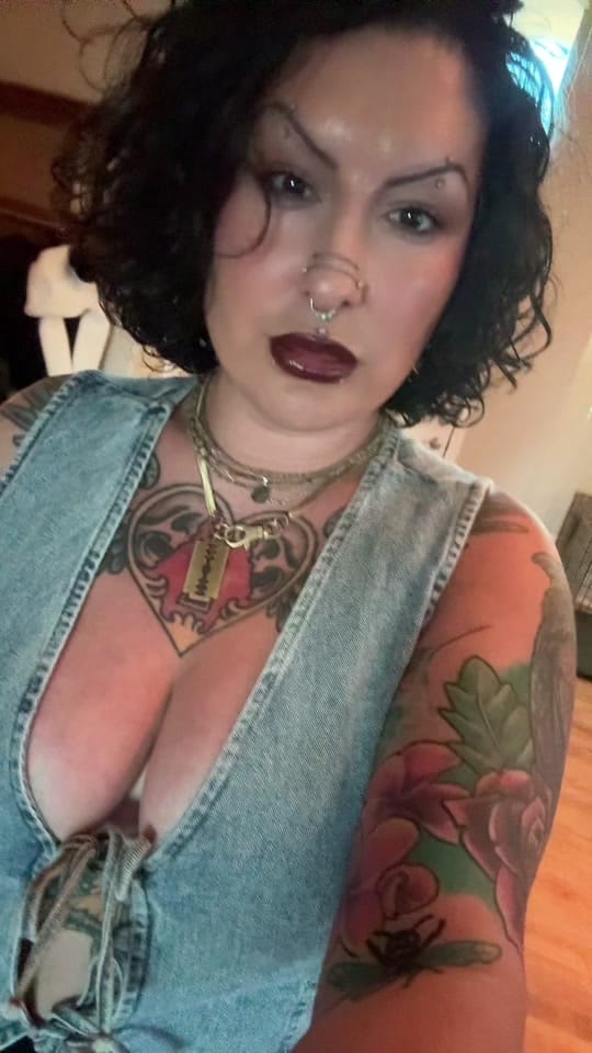 Post 9 by Amina on TikTok (video)