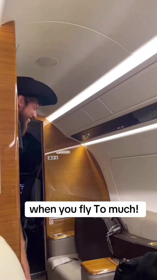 Post 1 by Chris Janson on TikTok (video)