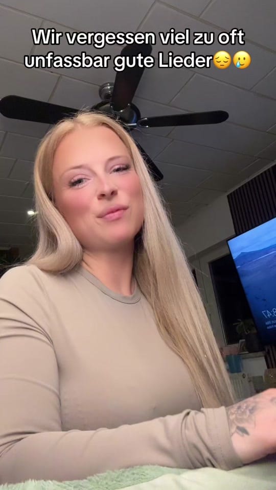 Post 8 by Lena Mxb on TikTok (video)