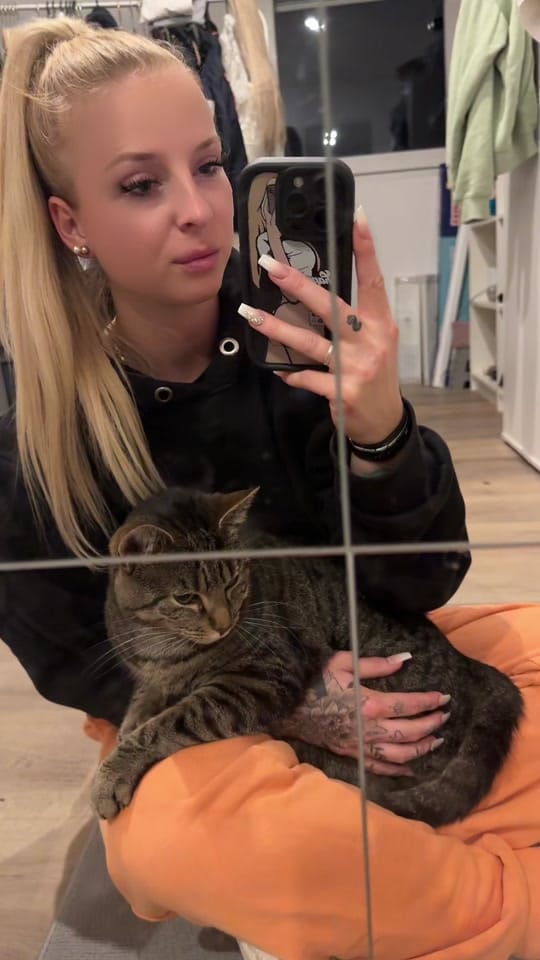 Post 2 by Lena Mxb on TikTok (video)