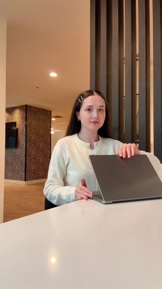 Post 3 by Julia Blanc on TikTok (video)