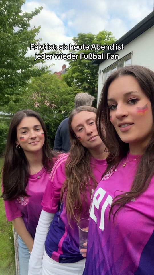 Post 2 by Lotti on TikTok (video)